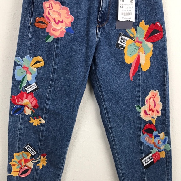 Zara - floral patch mom fit jeans - Picture 3 of 7